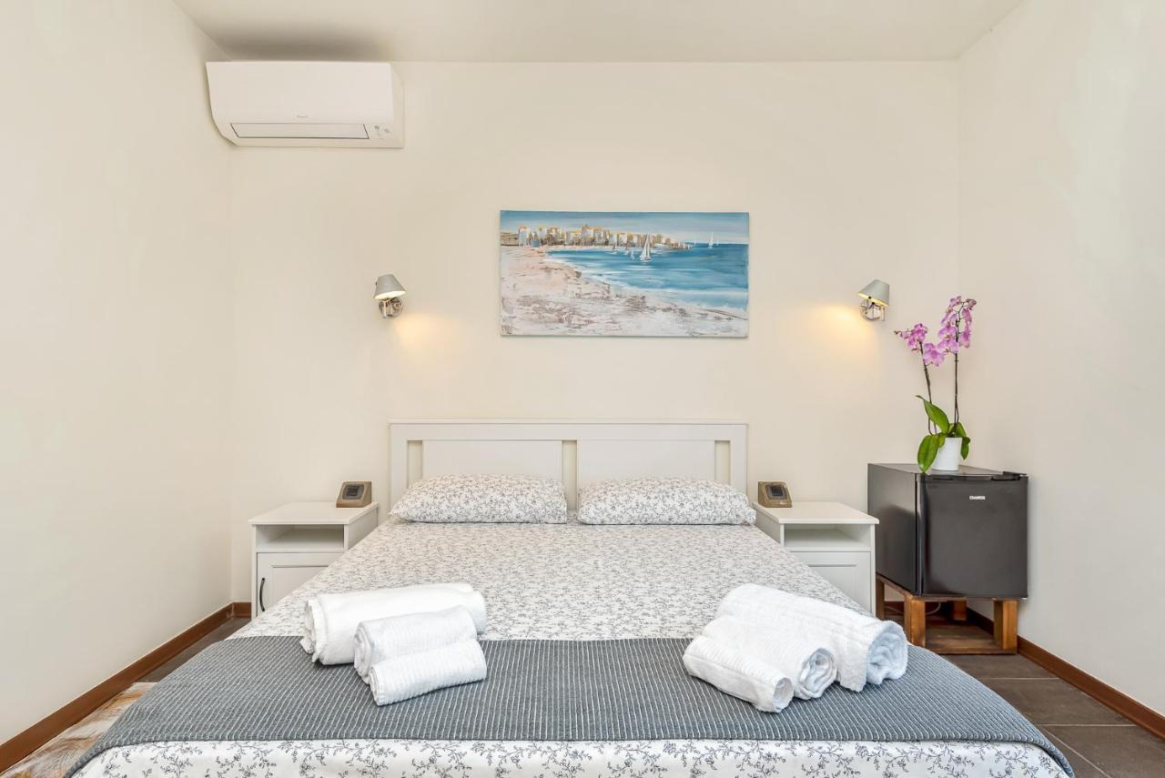 Hotel La Pietra Restaurant Fosdinovo Eksteriør billede